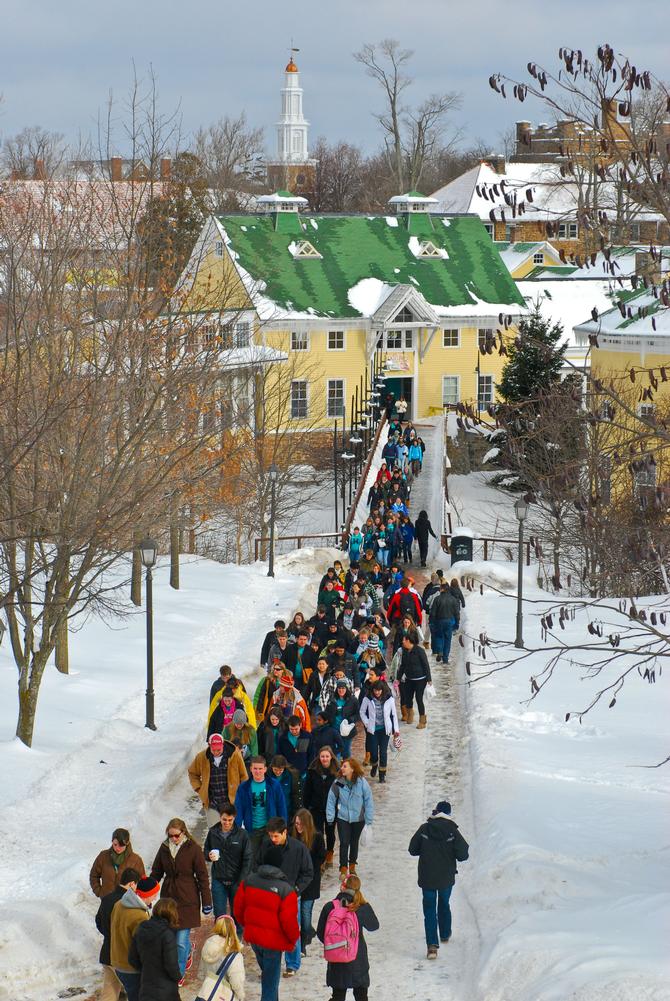 Student volunteers head out for their MLK Day volunteer work.