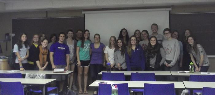 Hamilton student Spanish-teaching volunteers.