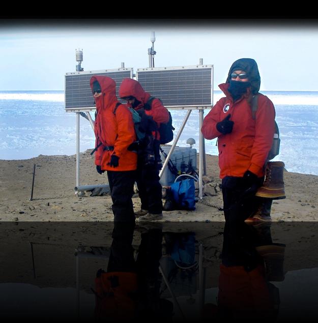 <a class='captionlink' rel='B88FBA8E-F574-5532-D72D43BE0FB1E65B'>Hamilton in Antarctica</a>
