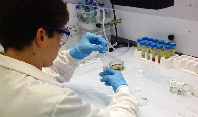 John DeGuardi ’16 Analyzes Black Shale