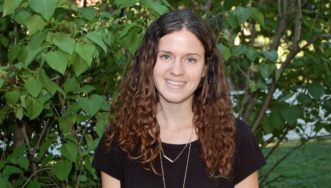 Leah Pranschke ’17 Interns With HeadCount