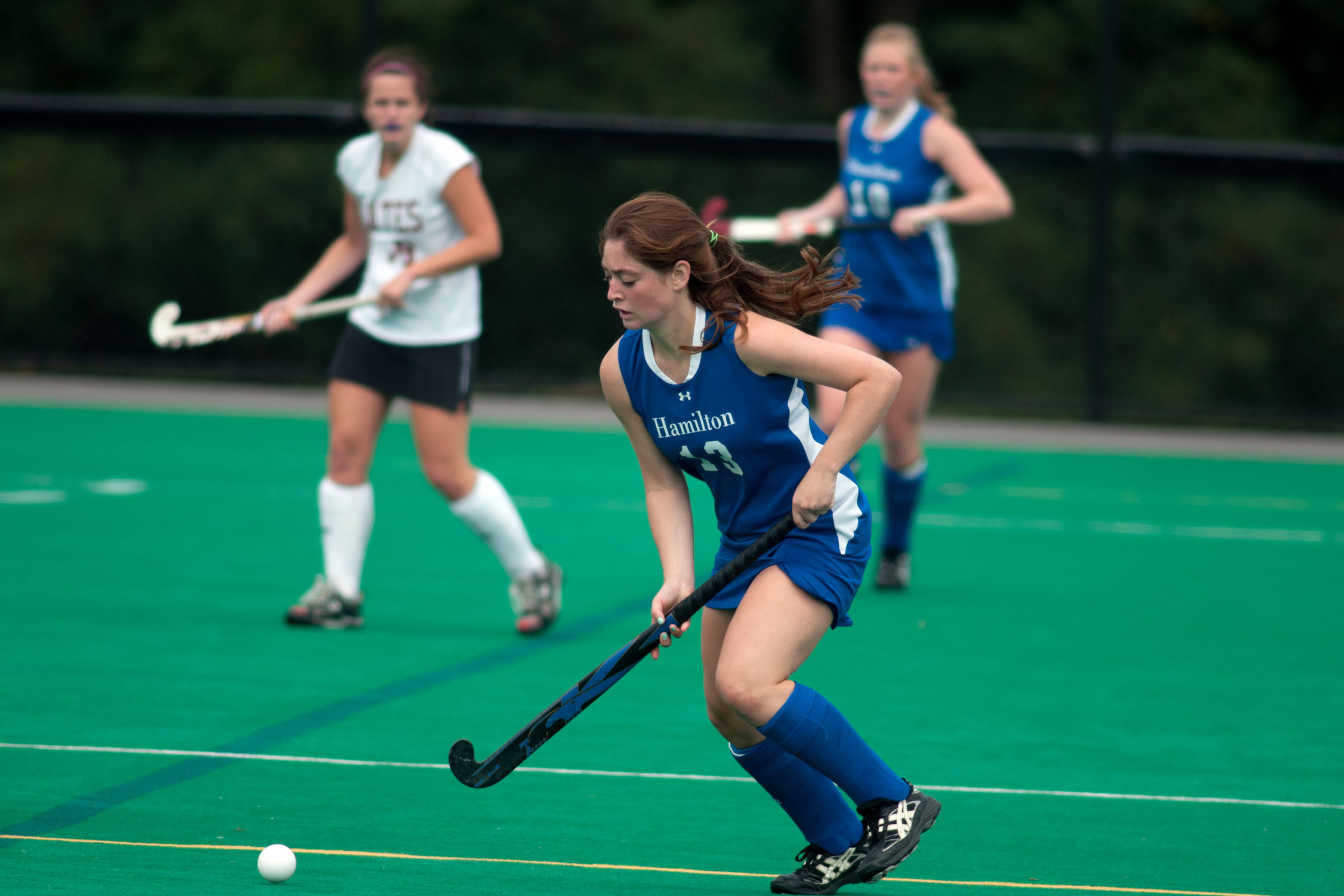 How many players are in a field hockey team?