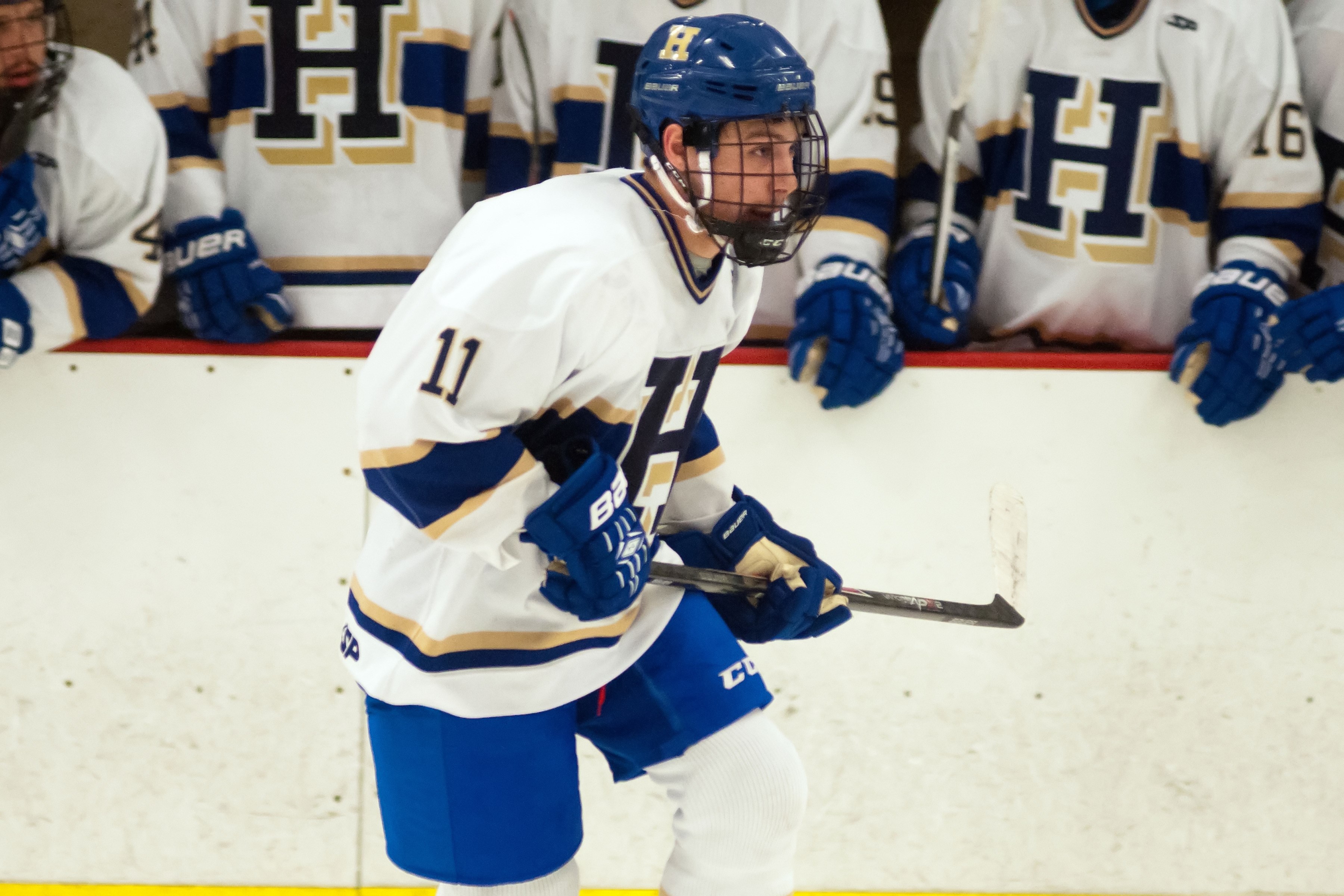 Late push gives No. 3 Trinity 6-1 men's hockey win - News - Hamilton