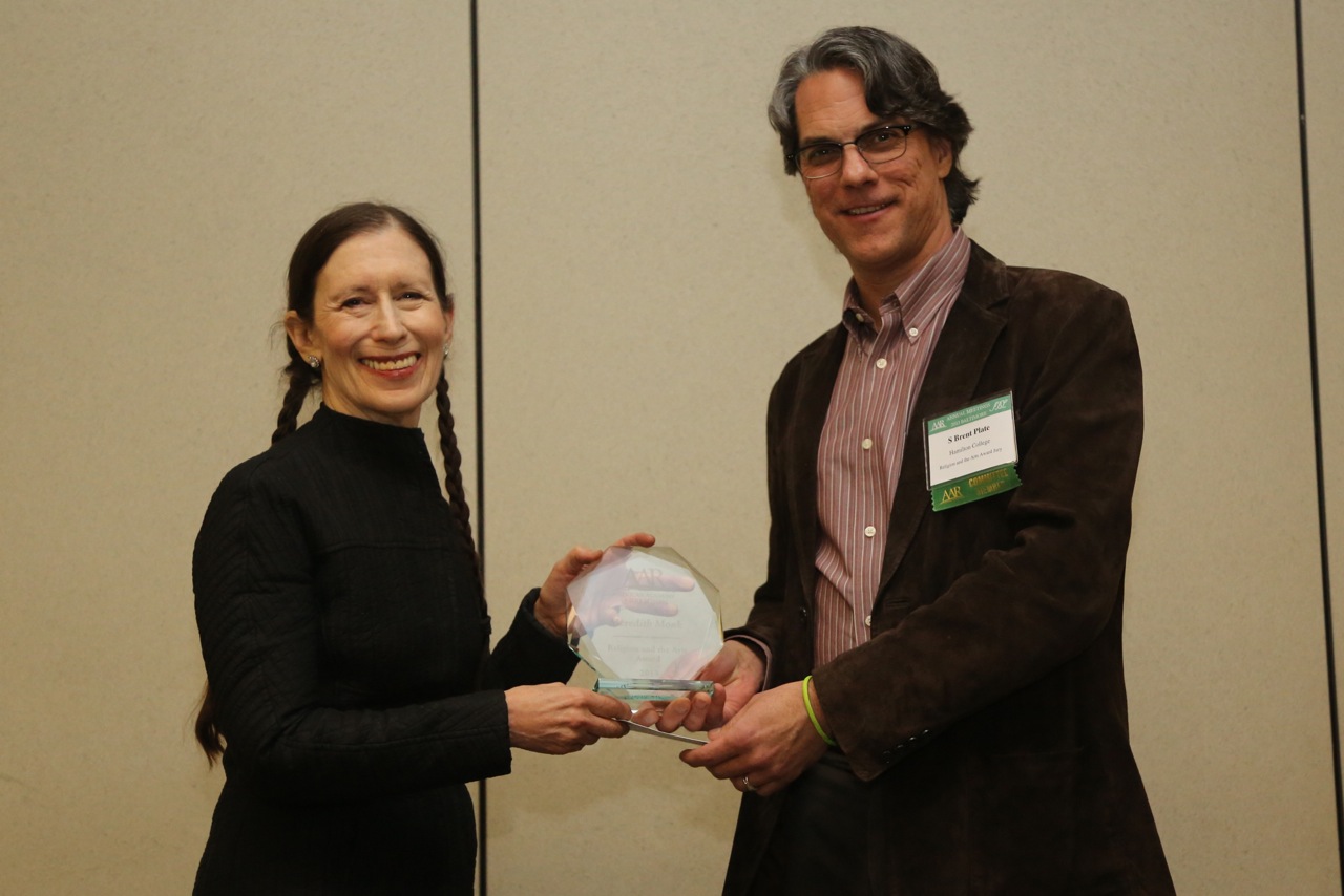 Brent Plate presents the AAR Religion and the Arts Award to Meredith Monk