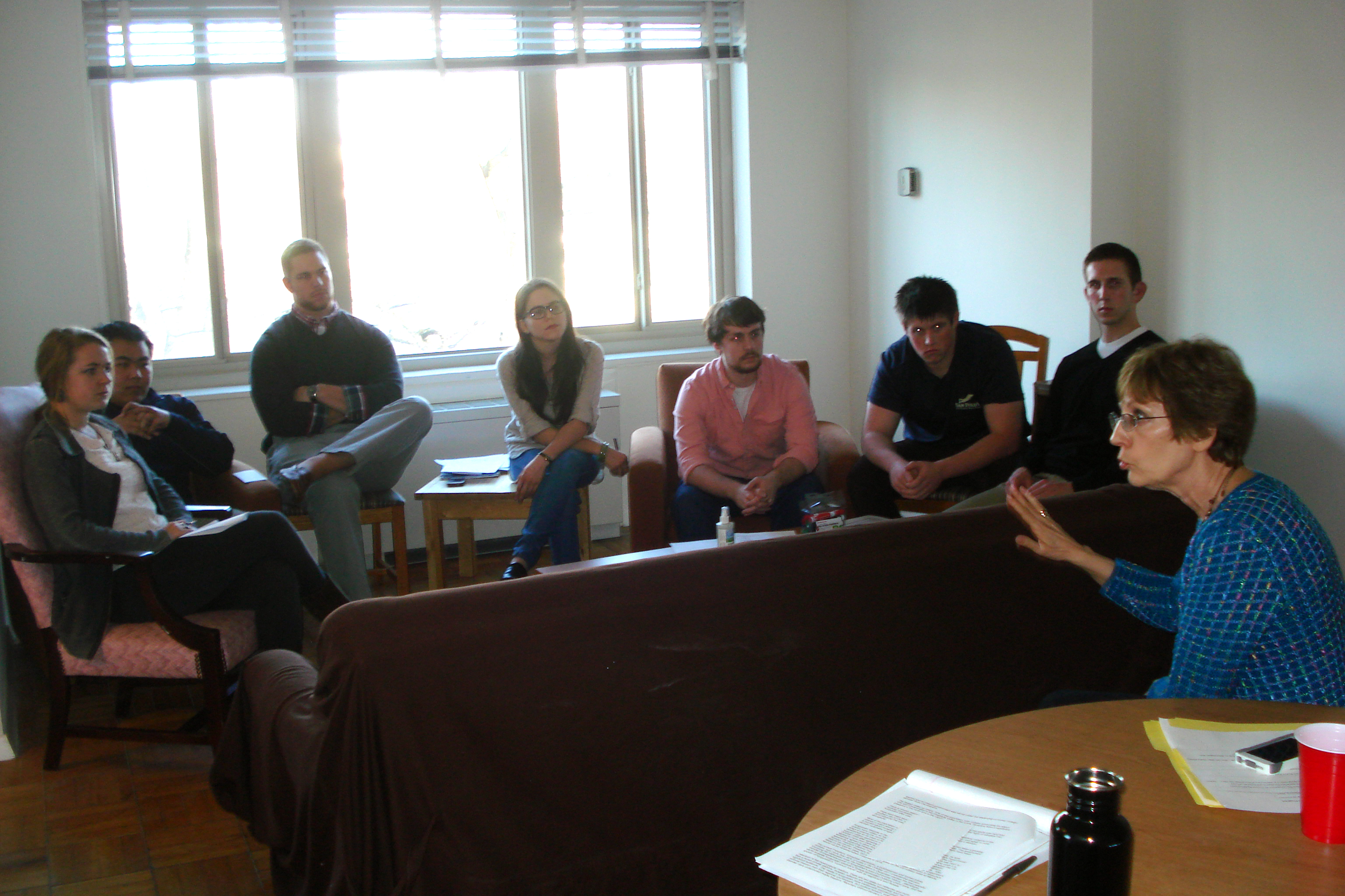 Prudence Bushnell meets with Washington Program students.