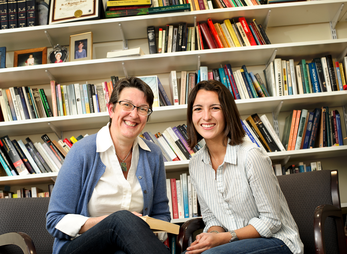 Mercedes Corredor '15, right, with Professor Marianne Janack.