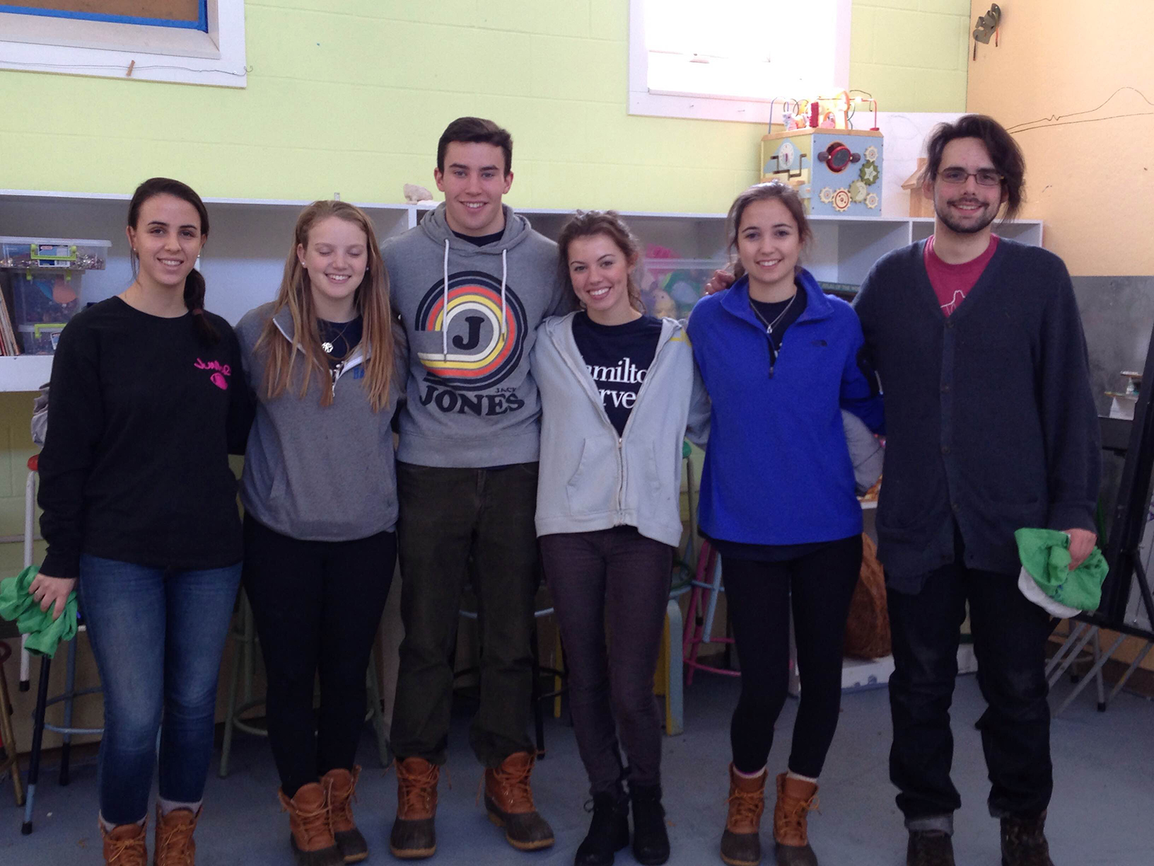 Group leader Hannah O'Leary ’17, Allison Mogul ‘18, Jesse Heekin ’18, Katherine Bauer ‘18, Caitlin Becker ‘18, and leader Kyle Burnhan’15 at the Kirkland Arts Center.