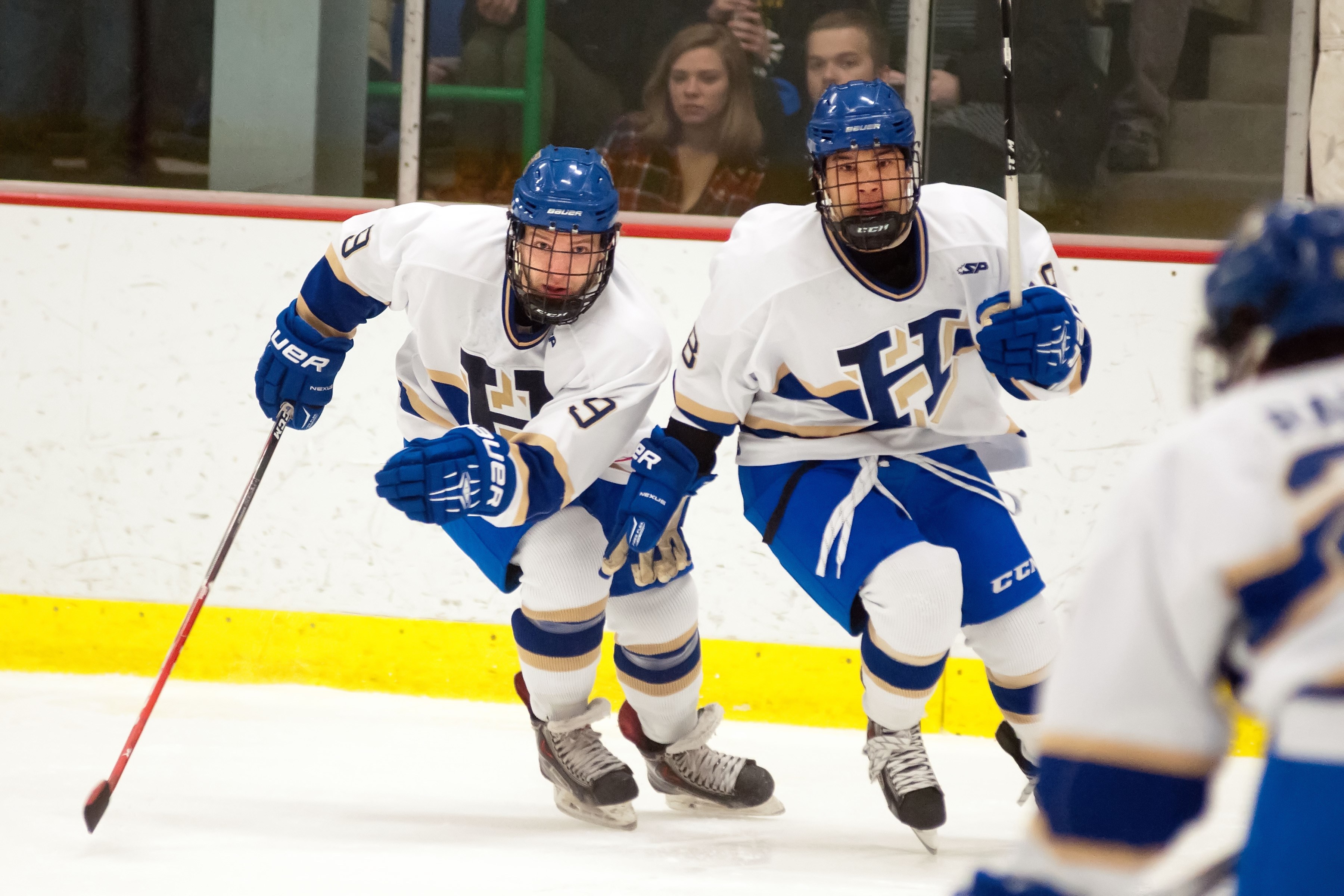 Men's hockey ties school record with fourth tie this