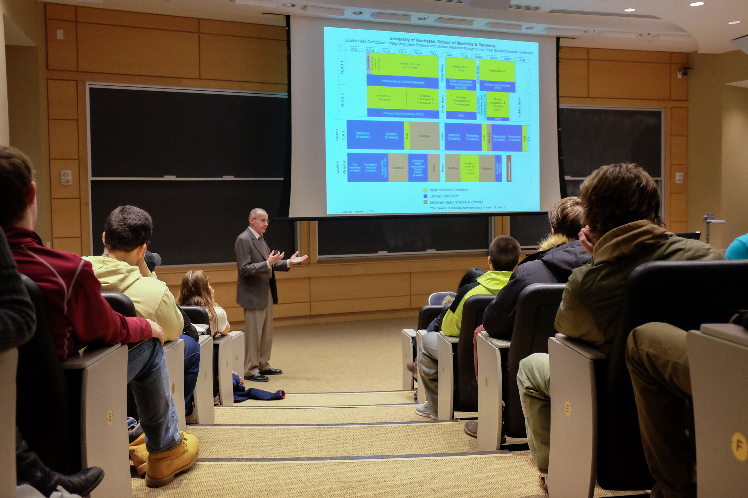 John Hansen of the University of Rochester Medical School speaks to Hamilton students on Jan. 26.